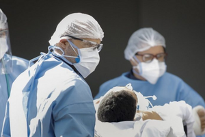 Covid causou a morte de ao menos 4.500 profissionais da saúde no Brasil