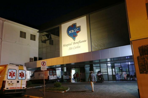 Funcionária demitida do Hospital São Carlos por ser portadora de câncer de mama será reintegrada ao trabalho